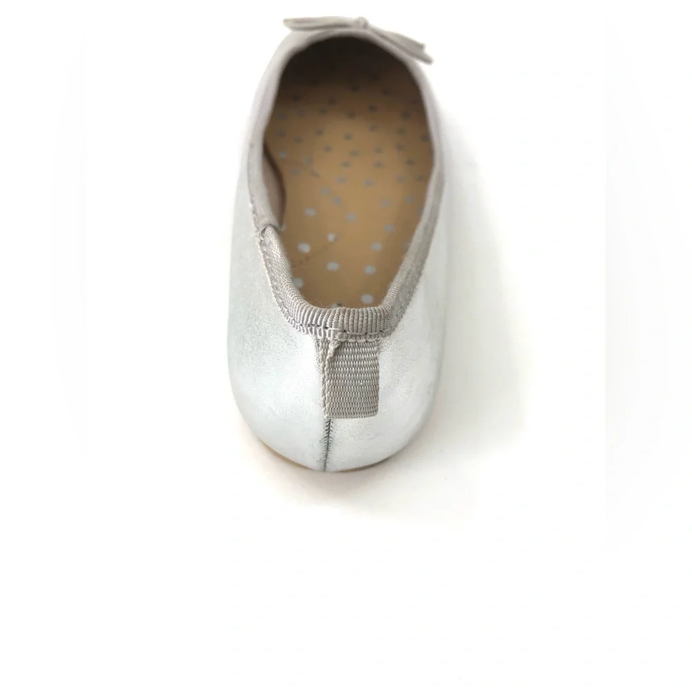Cat & Jack Girls Bow Cute Slip On Flats Casual Shoes Silver Size 1 ($) 4868